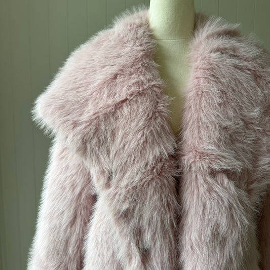 SELENE Faux Fur ~ Strawberry Milk