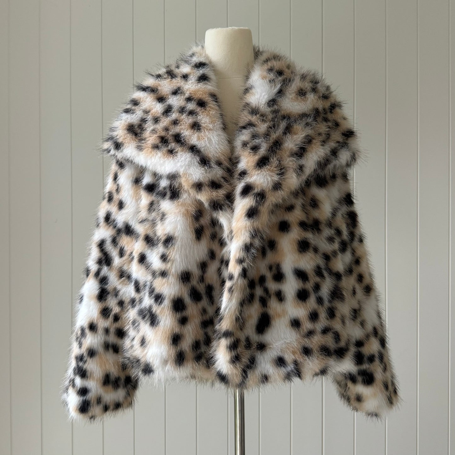 SELENE Faux Fur ~ Snow Leopard
