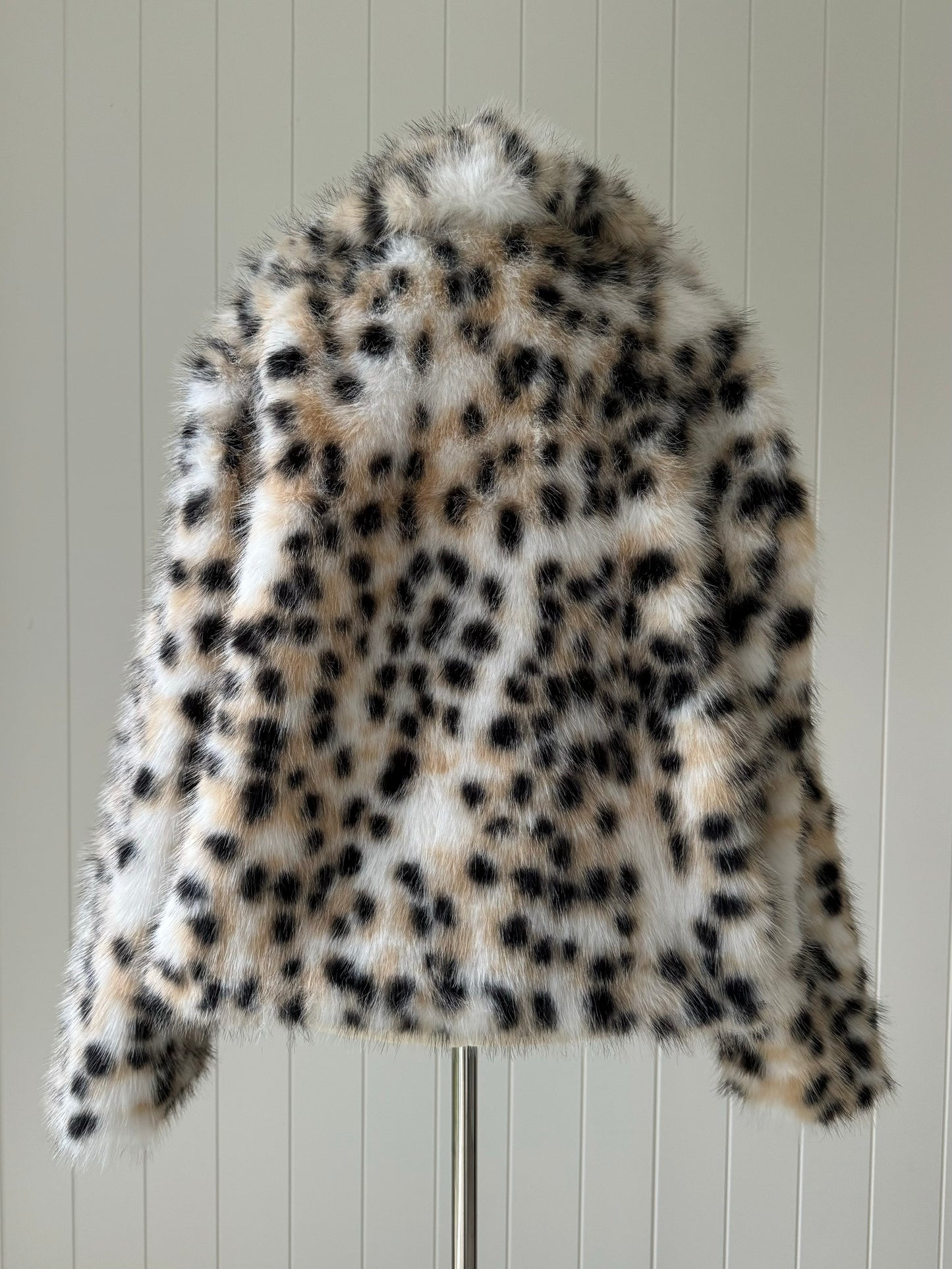 SELENE Faux Fur ~ Snow Leopard