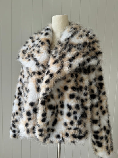 SELENE Faux Fur ~ Snow Leopard