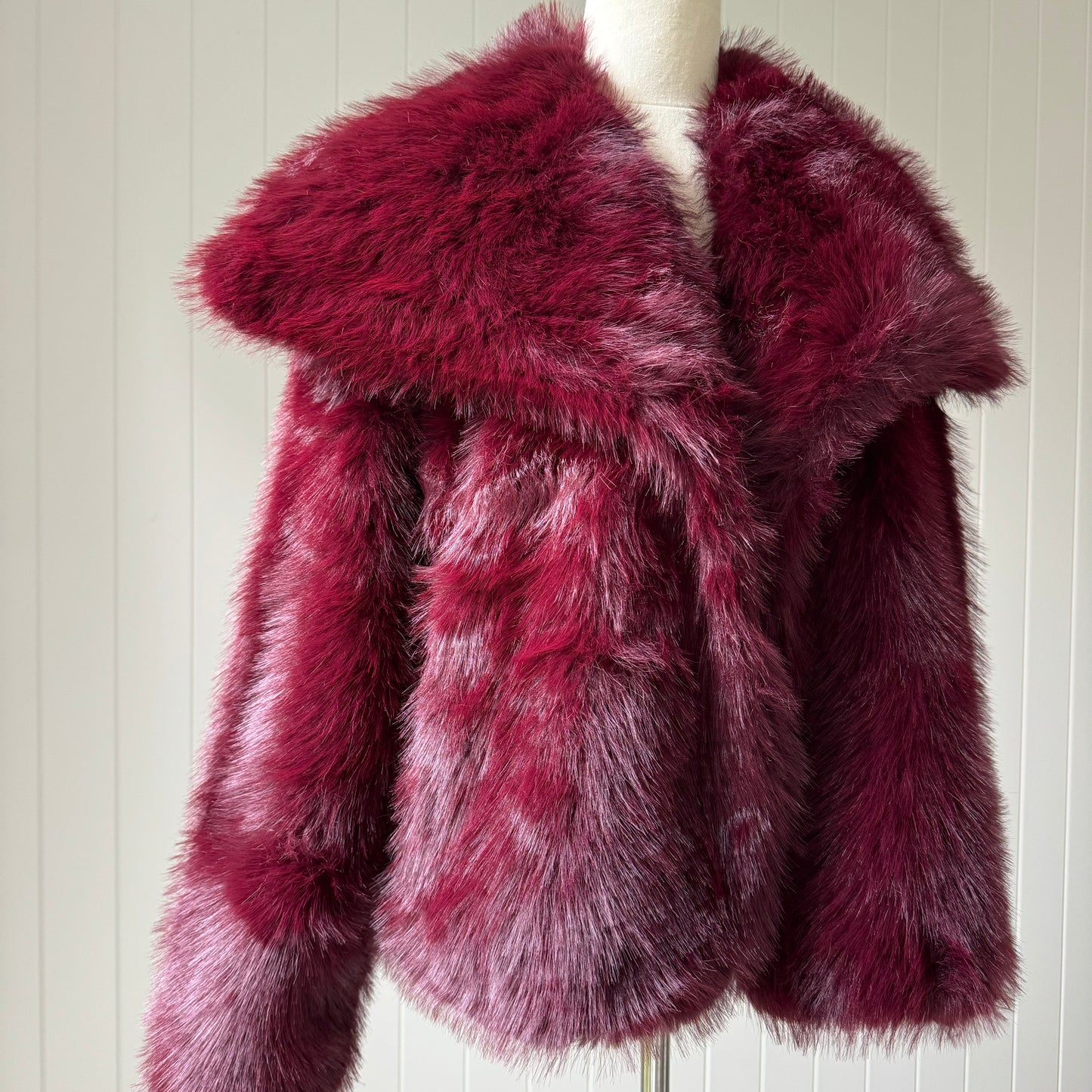 SELENE Faux Fur ~ Burgundy