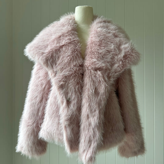 SELENE Faux Fur ~ Strawberry Milk