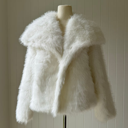 SELENE Faux Fur ~ Snow