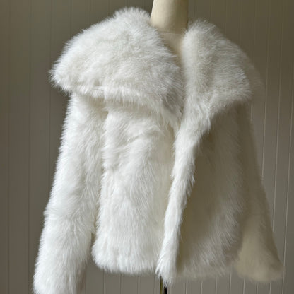 SELENE Faux Fur ~ Snow