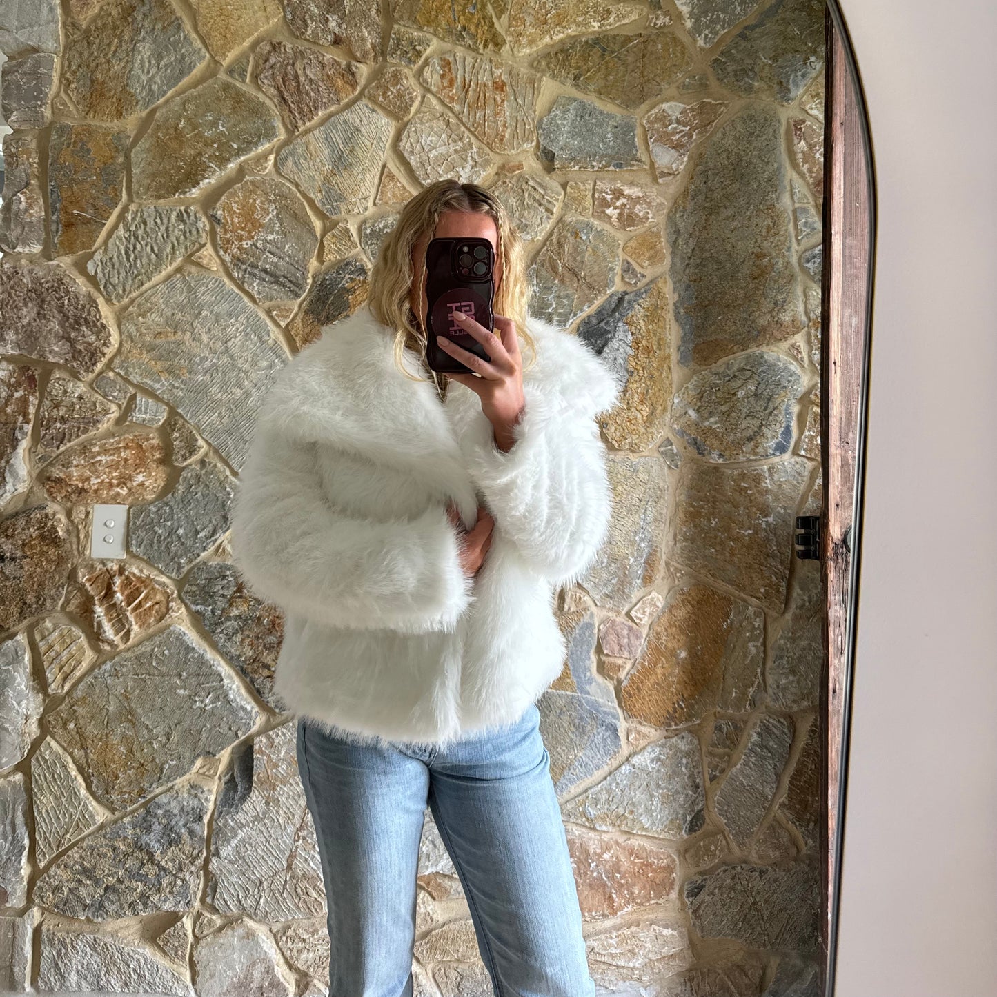 SELENE Faux Fur ~ Snow