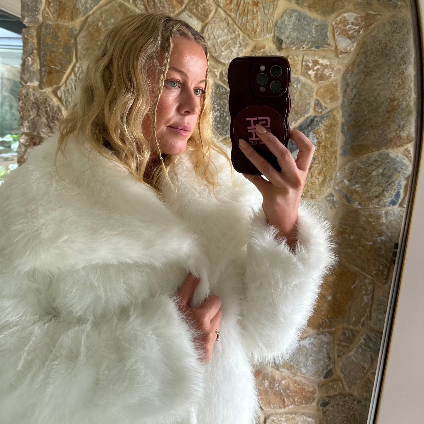 SELENE Faux Fur ~ Snow