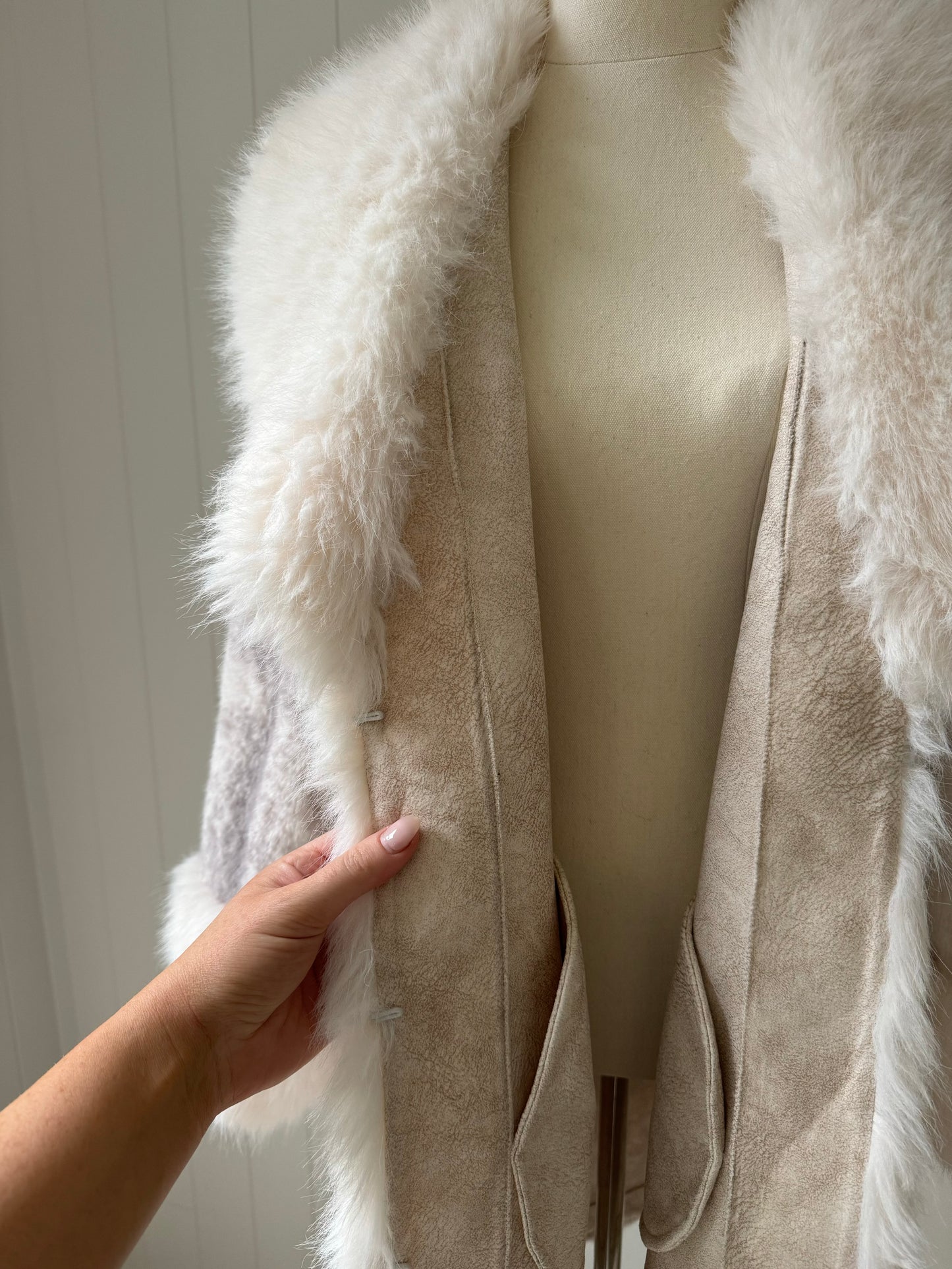 PENNY Faux Fur ~ Cream & Grey